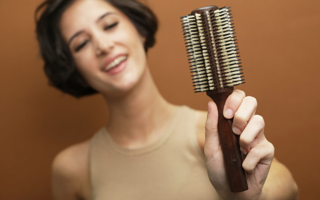 La Mora Brush Tutorial: Smooth, Frizz-Free Blowout at Home